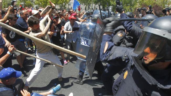ESPAÑA: LA LUCHA ESTÁ EN LAS CALLES NO EN LAS URNAS DE LA BURGUESÍA