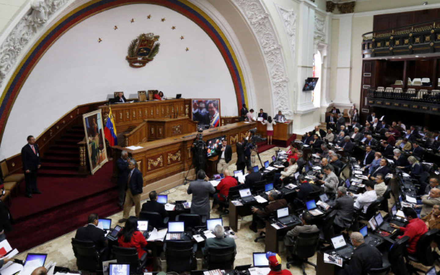 ELECCIONES EN VENEZUELA: LA CRISIS POLÍTICA DEL CHAVISMO