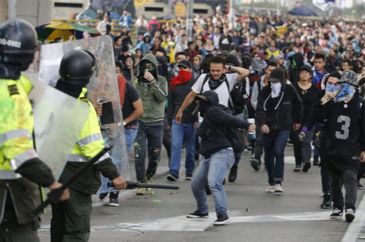 ¡VIVA LA LUCHA DE LOS EXPLOTADOS DE COLOMBIA!