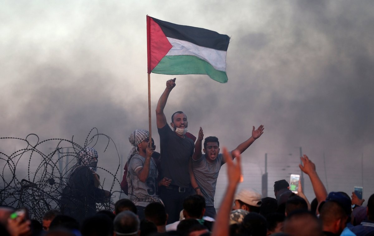 ¡Abajo los bombardeos contra el pueblo palestino!